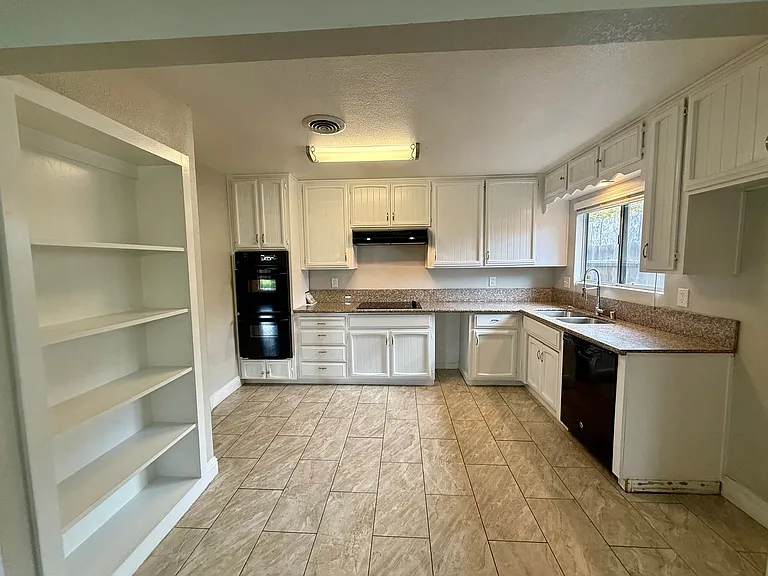 1405 Fransen Ln — Photo 13