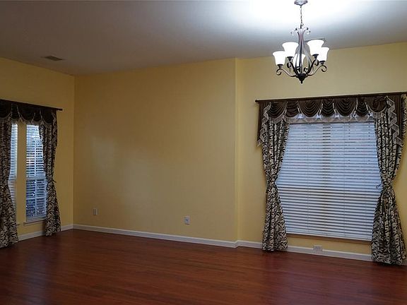 2nd image of 1509 Oakhollow Dr