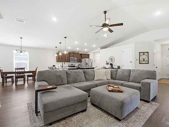 3rd image of 6366 Red Pepper Dr
