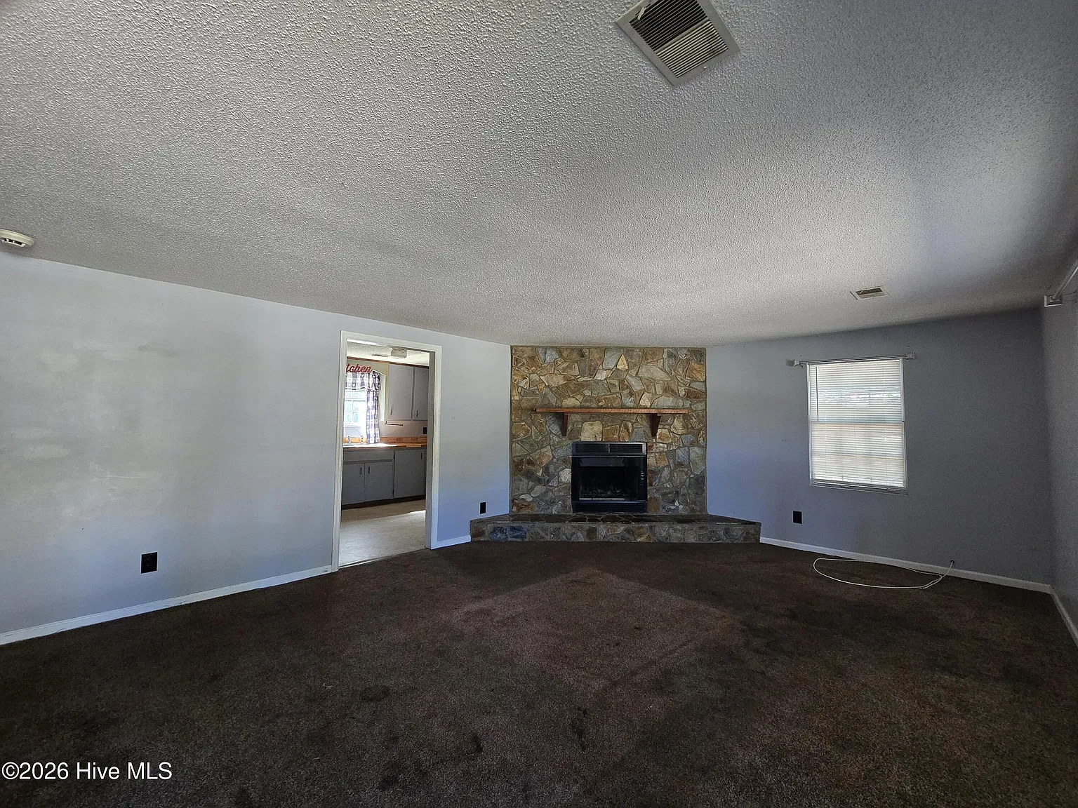 3 bed, 2.0 bath, $1,375 — Photo 2