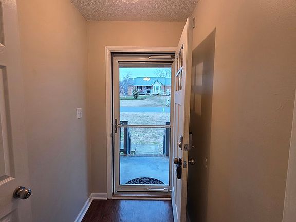 4th image of 1412 Janet Way Dr