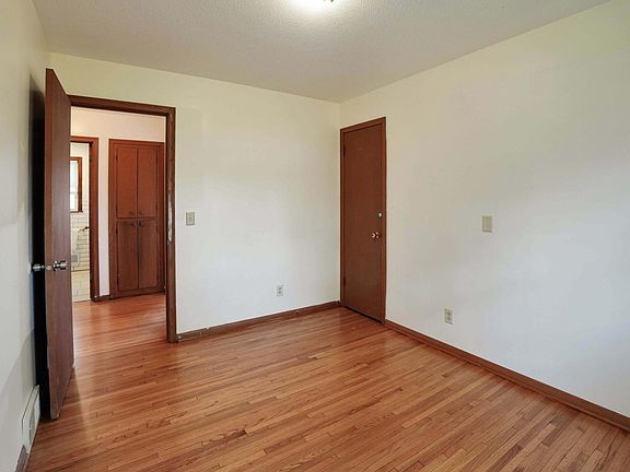 4th image of 7016 Oliver Cir N