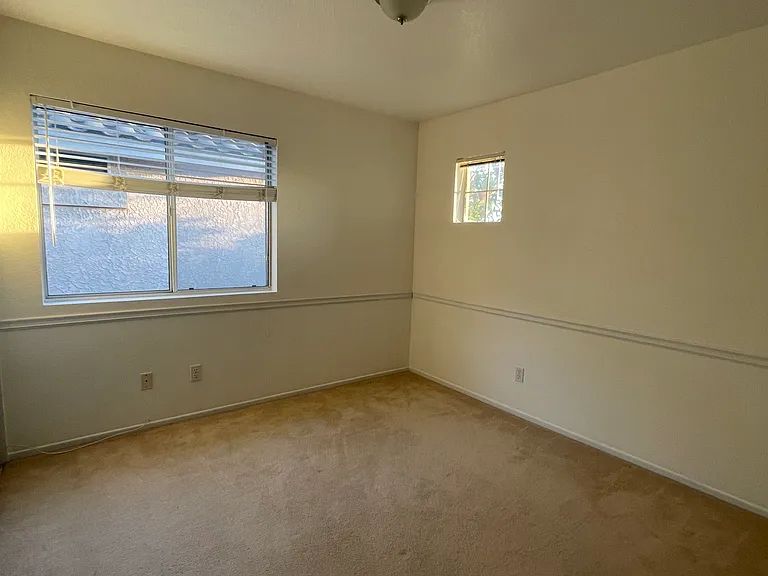 1586 Avenida Guillermo — Photo 19