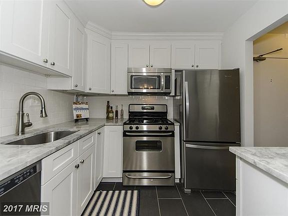 2nd image of 4401 Lee Hwy APT 27