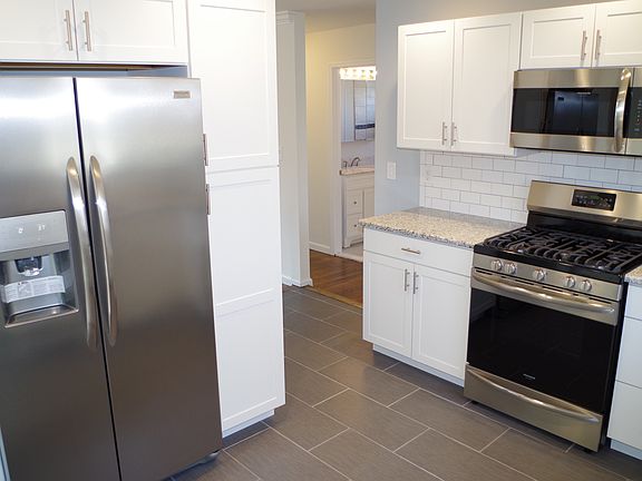 5th image of 21 Andrea Ln