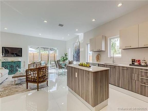 5th image of 694 NE 43rd St