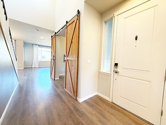 5th image of 2441 NE Redford St