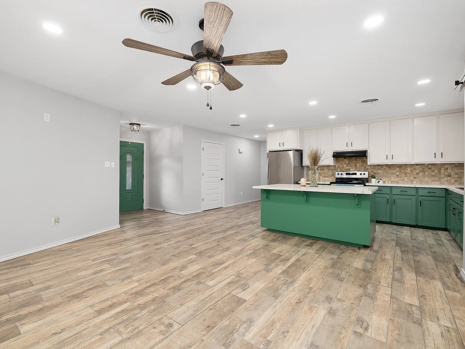 3 bed, 1548 sqft, $1,500 — Photo 4