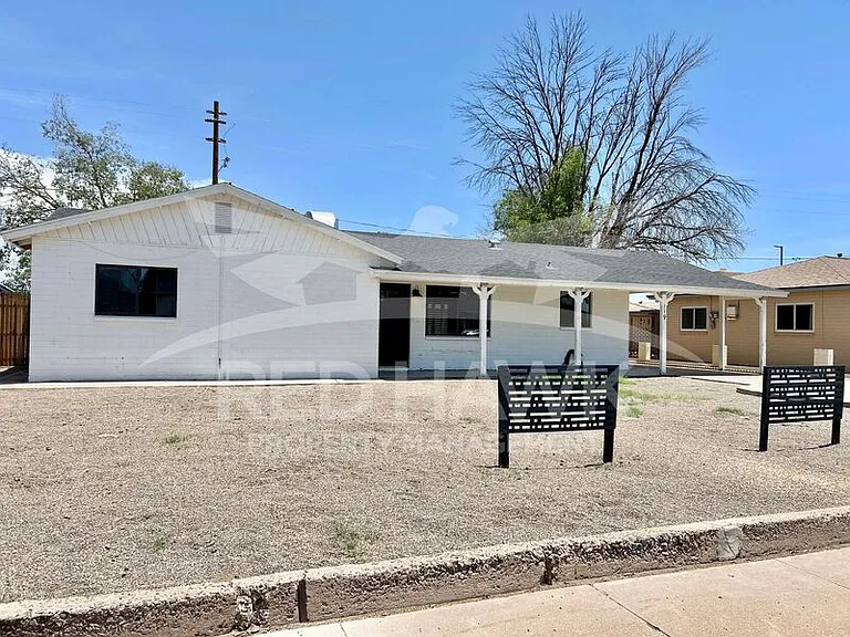 119 S Catalina St — Photo 2