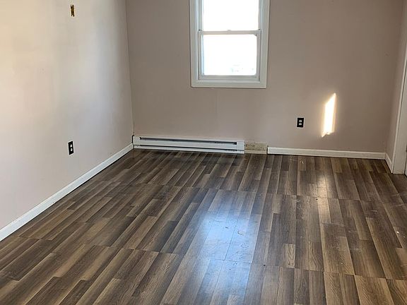 5th image of 30 3rd St APT 1