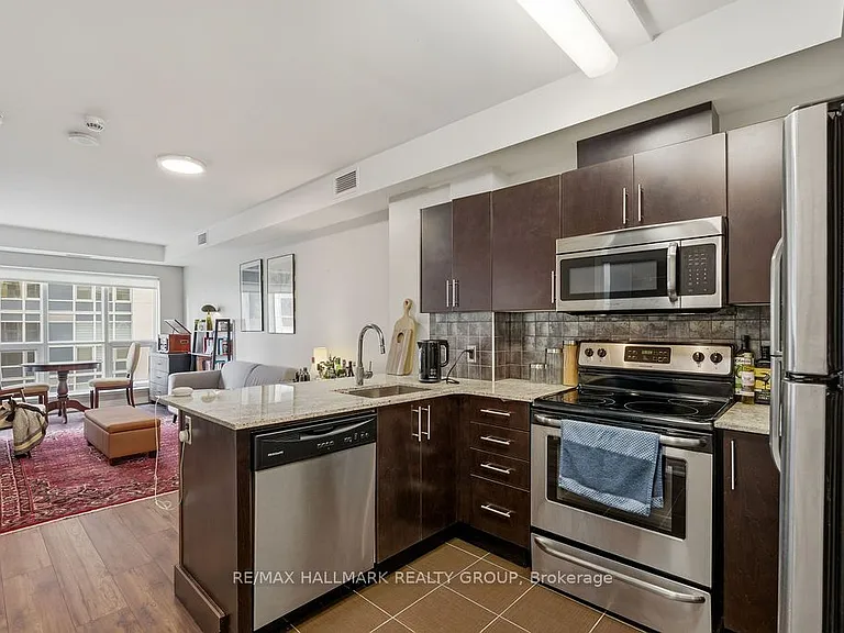 242 Rideau St #1406 — Photo 3