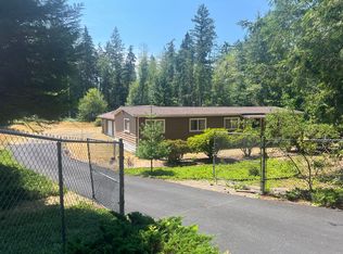 1052 SE Deep Lake Rd, Pt Orchard, WA 98367