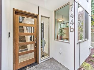 744B N 95th St, Seattle, WA 98103