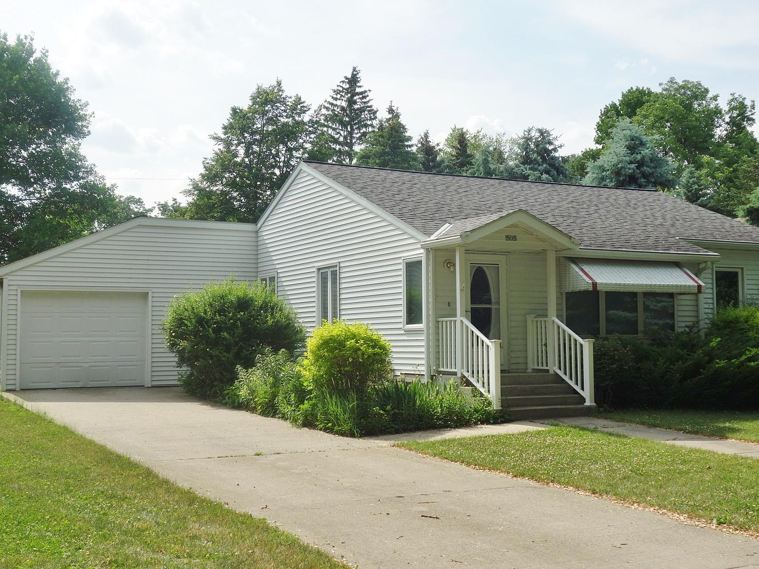 505 N Main St, Bricelyn, MN 56014 Zillow