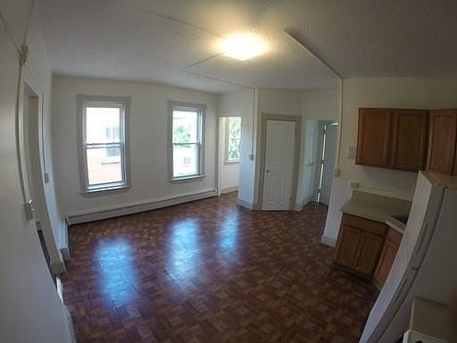 5th image of 35 Bond St Unit 2W