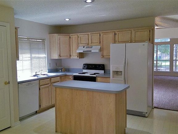 3rd image of 7444 Bear Lake Dr
