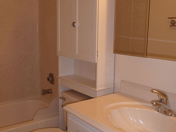 3rd image of 4109 4th Street Pl SW
