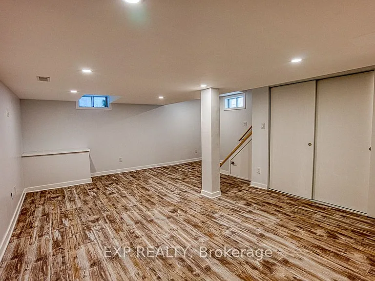 413 Holland Ave — Photo 23