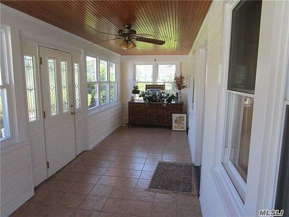 3rd image of 105 Washington Ave