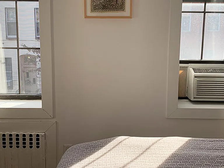255 Jefferson St #2R — Photo 4