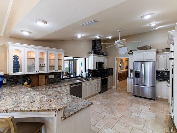 5th image of 5605 SW 11th Ave
