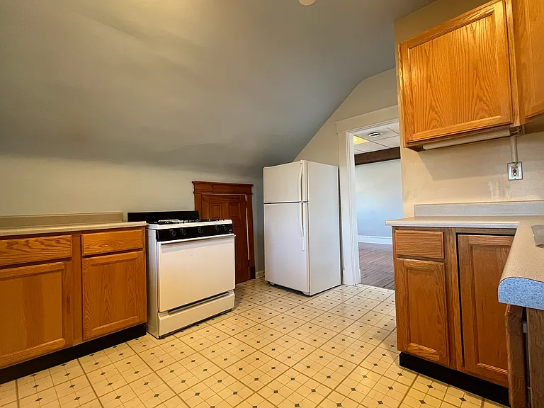 2703 E Strathmore Ave #300 — Photo 10