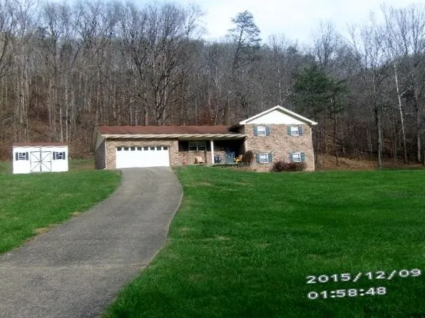 6612 Smith Creek Rd, Saint Albans, WV 25177