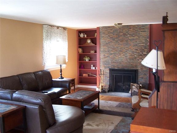 2nd image of 209 Yorkshire Blvd