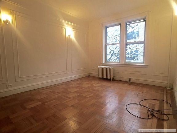 3rd image of 106 Pinehurst Ave APT A57