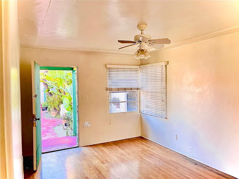 4851 Brighton Ave #H — Photo 25