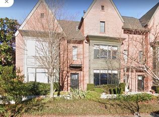 10465 NE 12th Pl UNIT 103, Bellevue, WA 98004