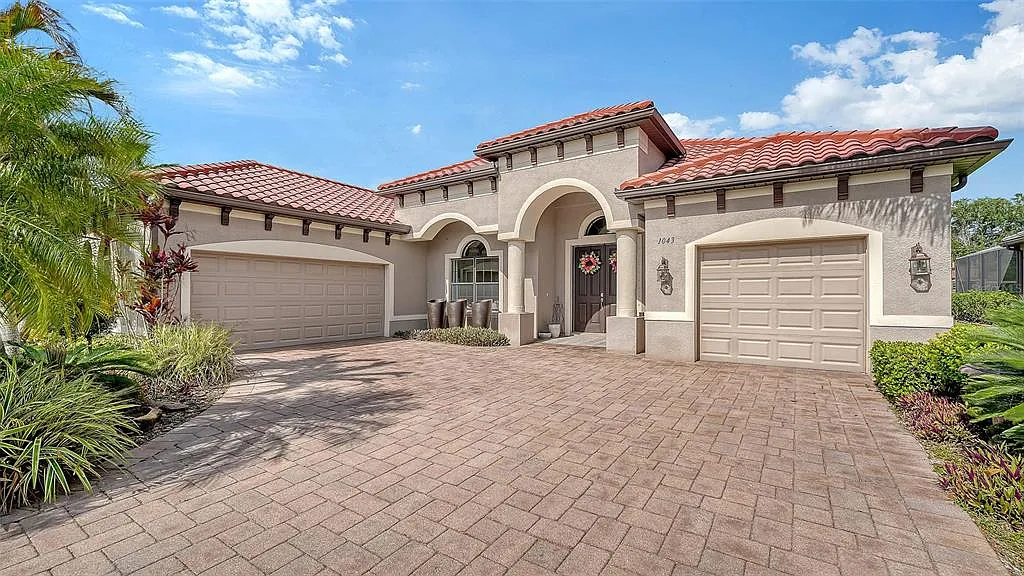 3 bed, 3.0 bath, 2600 sqft, $7,000 — Photo 1