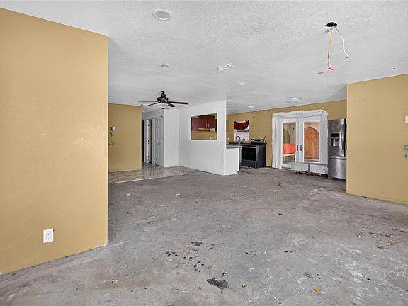 3rd image of 5609 Larimer Dr