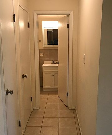 4th image of 8512 W 87th St APT 9