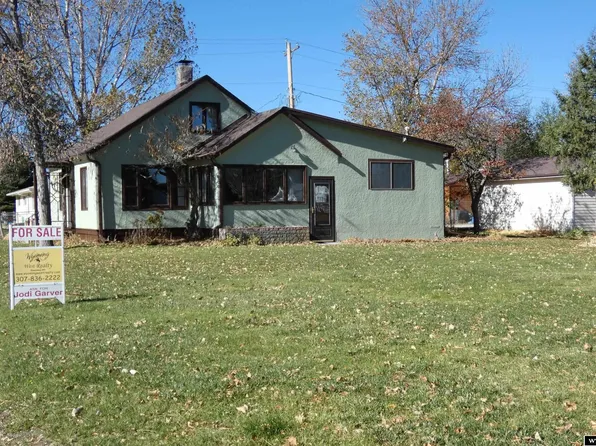 233 W Laramie St, Guernsey, WY 82214