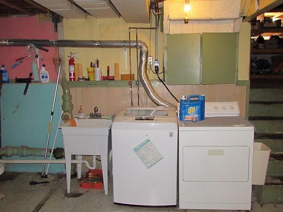 2nd image of 5554 Childs Ave