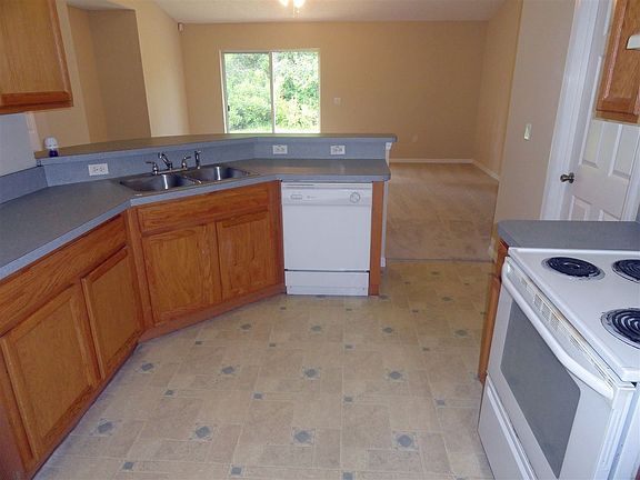 5th image of 157 Ryberry Dr