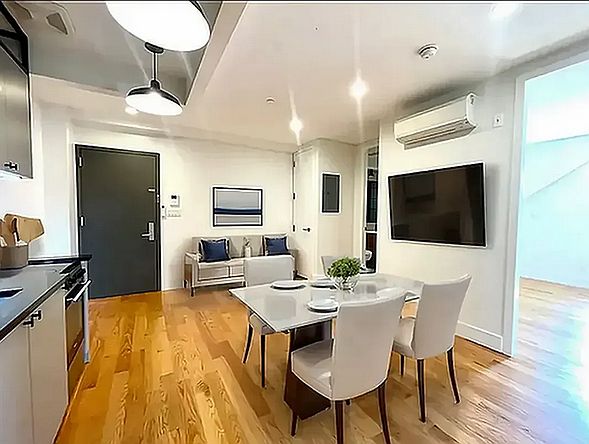 1st image of 620 Parkside Ave APT 4C