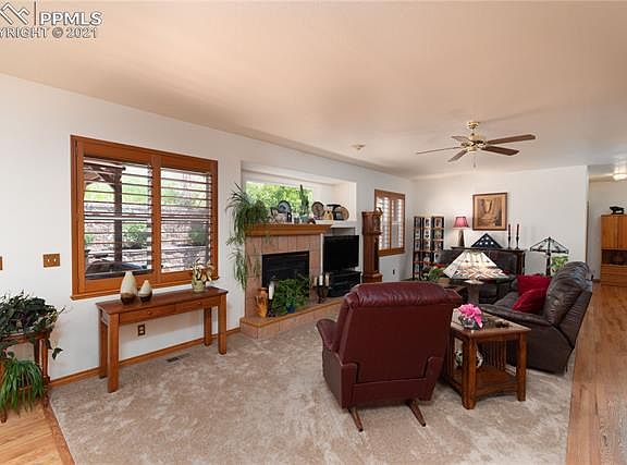 4th image of 8472 Windy Hill Dr