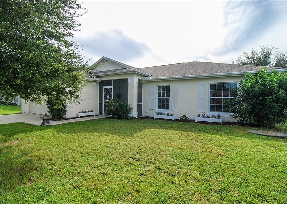 1st image of 2844 SE Buccaneer Cir