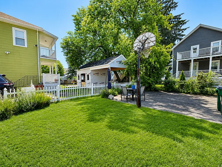 68 Willis Ave #1 — Photo 20