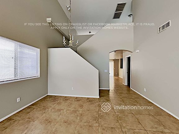 5th image of 3319 W La Salle St