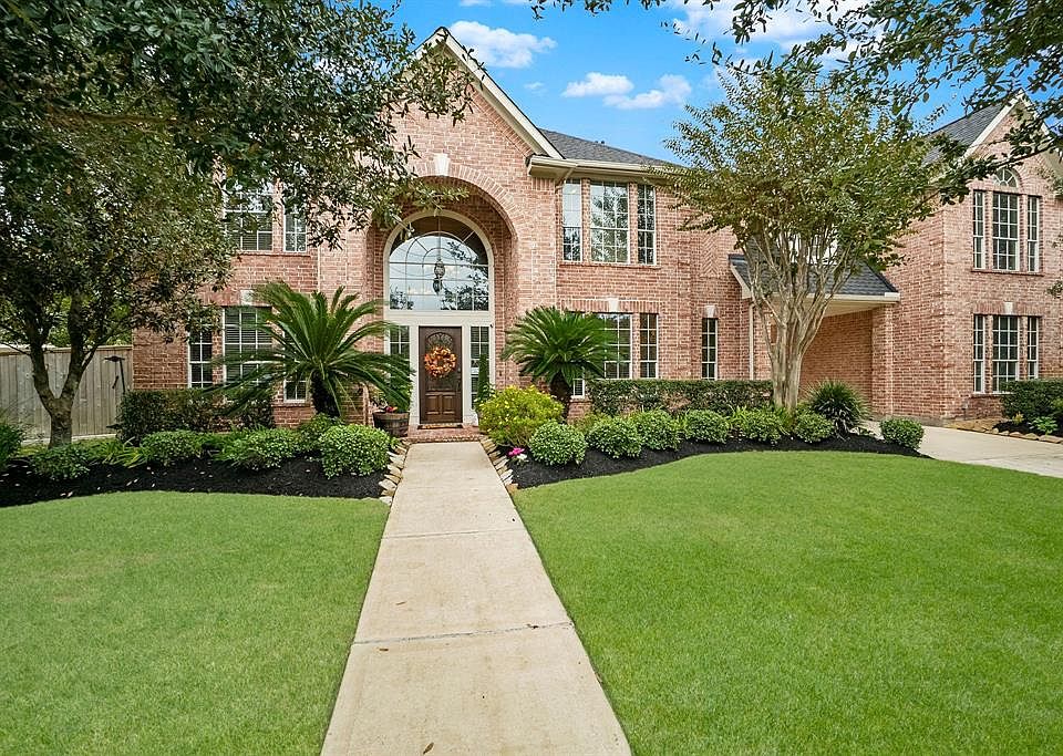 Welcome to 26406 Wedgewood Park!