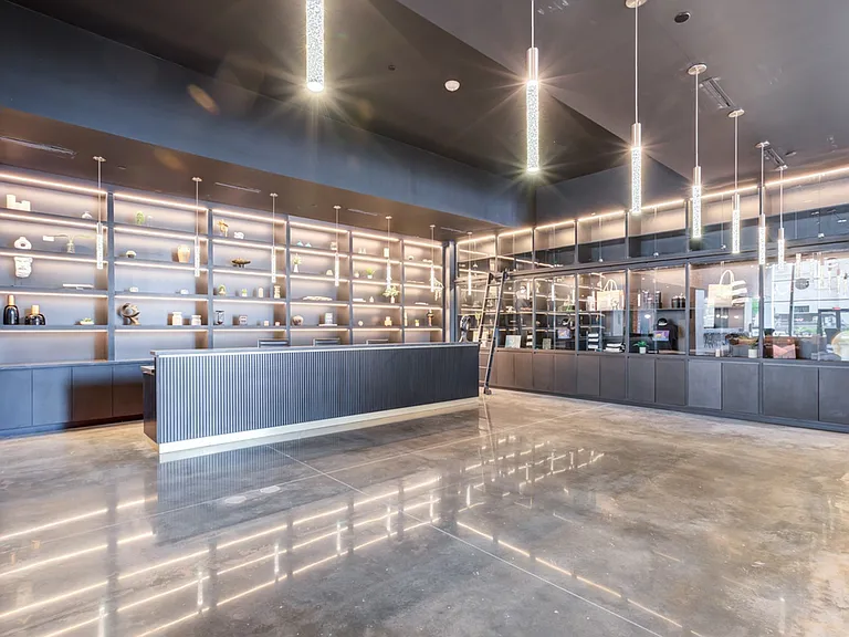Leasing Center