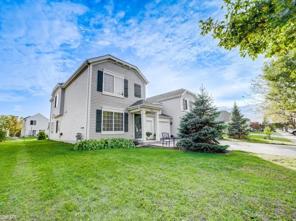 73 W Providence Ln, Round Lake, IL 60073