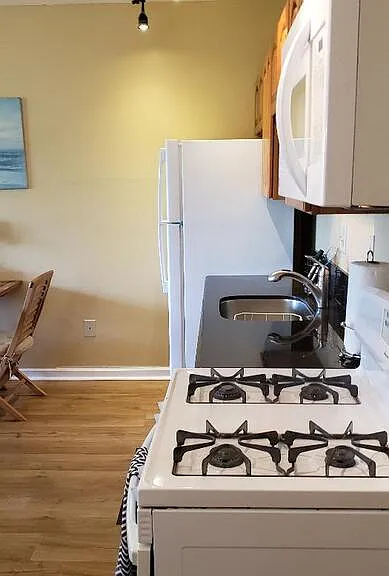 355 Kalanianaole St #332 — Photo 13