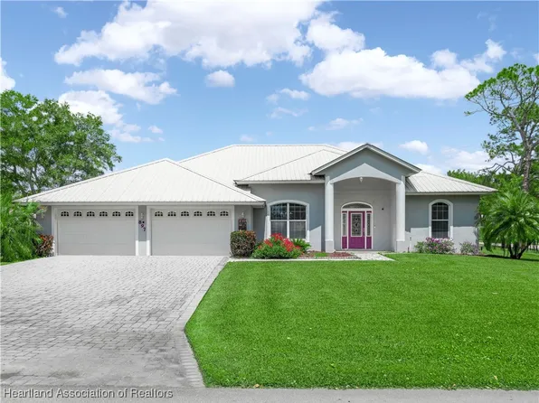 897 Entrance Rd, Avon Park, FL 33825