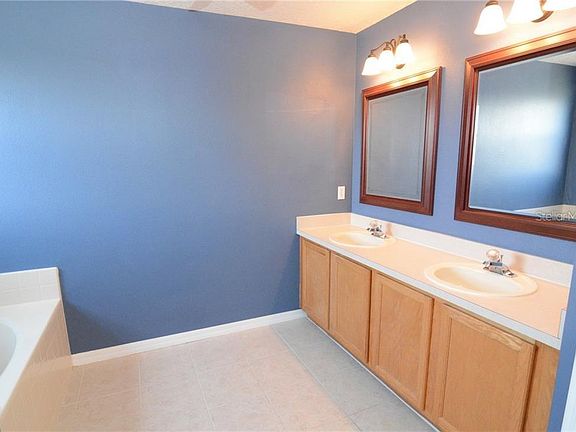 4th image of 727 Clifton Hills St
