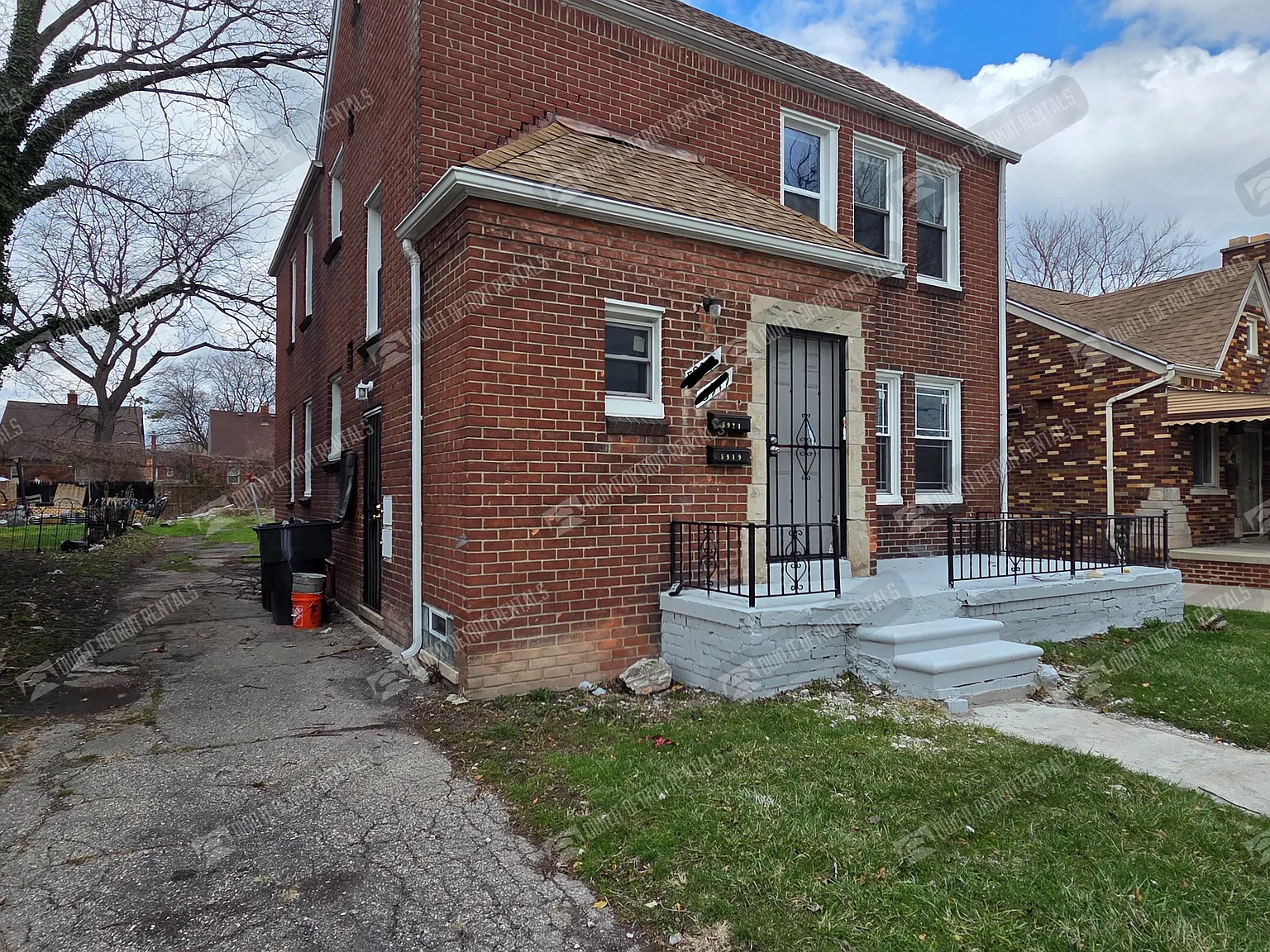 House- Multi Family — Photo 2