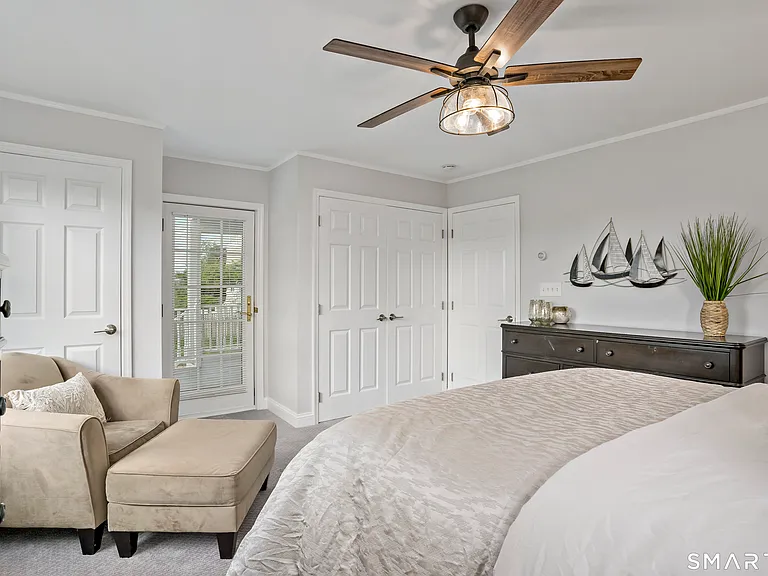 1016 Fairfield Beach Rd — Photo 11